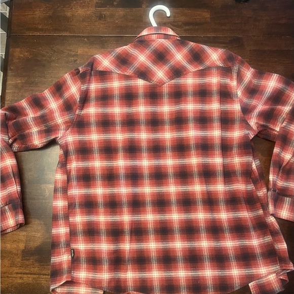 Men’s Wind River Outfitters Western style Shirt - Picture 2 of 3